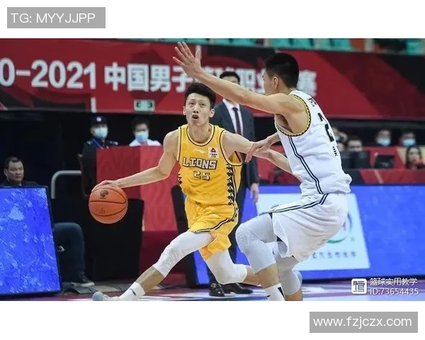 重庆篮球队配合问题引发热议球迷与专家各执己见探讨球队未来发展